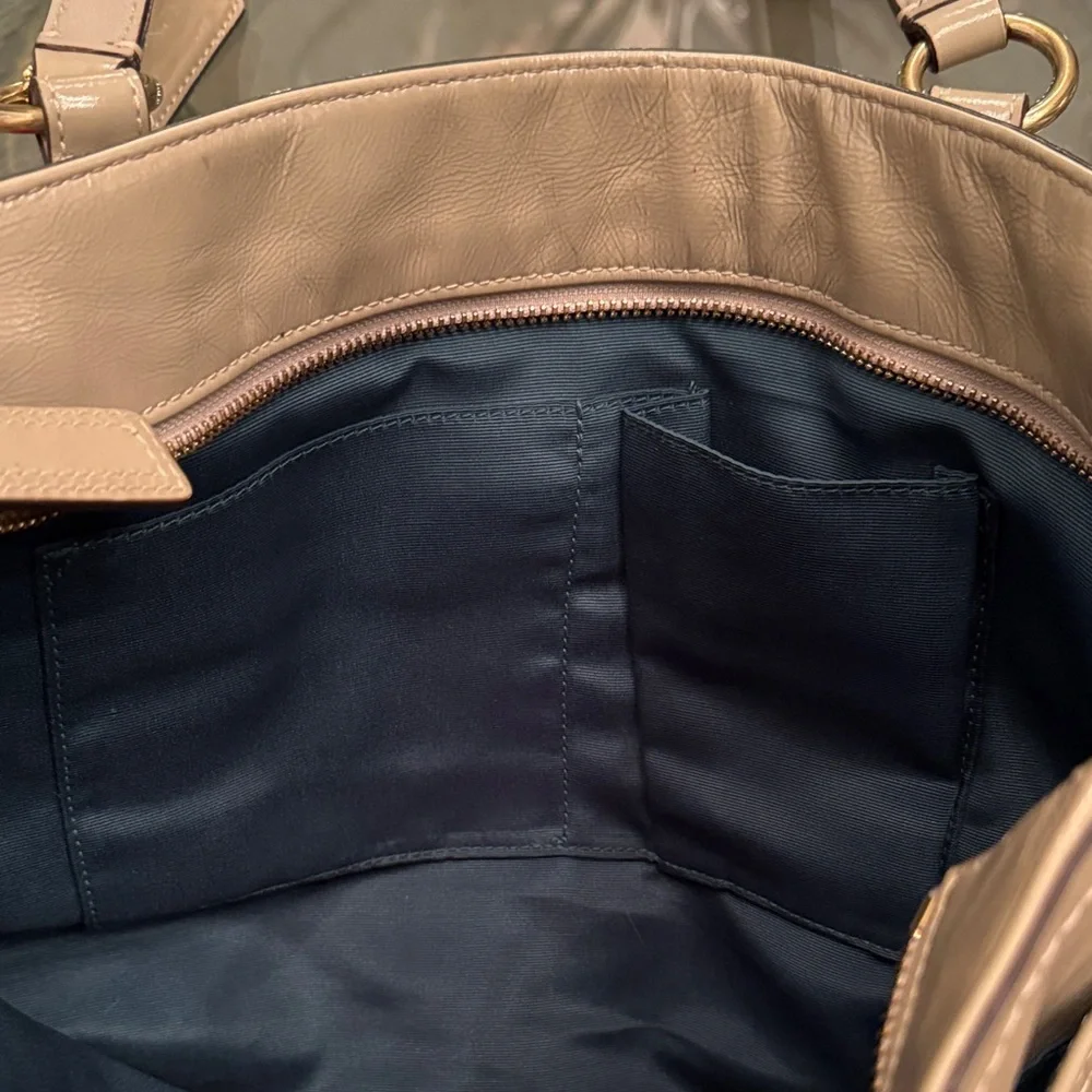Coach Elegant Luxurious Leather Tote Bag - Picture 5 of 11